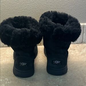 UGG Australia Women’s Black Fur Trim Boots Sz8